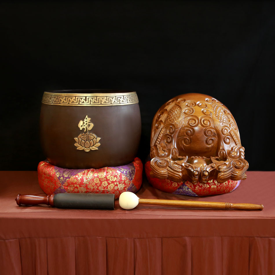 Bộ Chuông Mõ Đài Loan, Chuông Chữ Phật Khắc Tâm Kinh Kích Thước 40cm, Mõ Rồng Gỗ Bưởi Vàng, Kích Thước 45cm